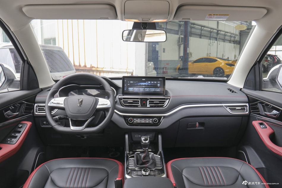  2019款奔腾T33 1.6L手动豪华型国VI