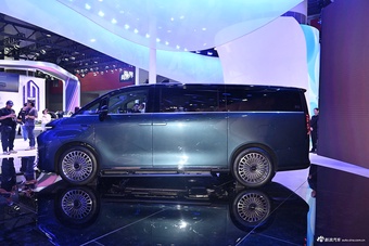 2025广州车展实拍：银河V900