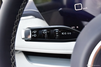 2026款别克GL8插混 陆尊 奢享版