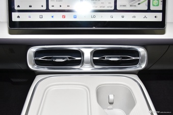 2025款零跑B01 650激光雷达版