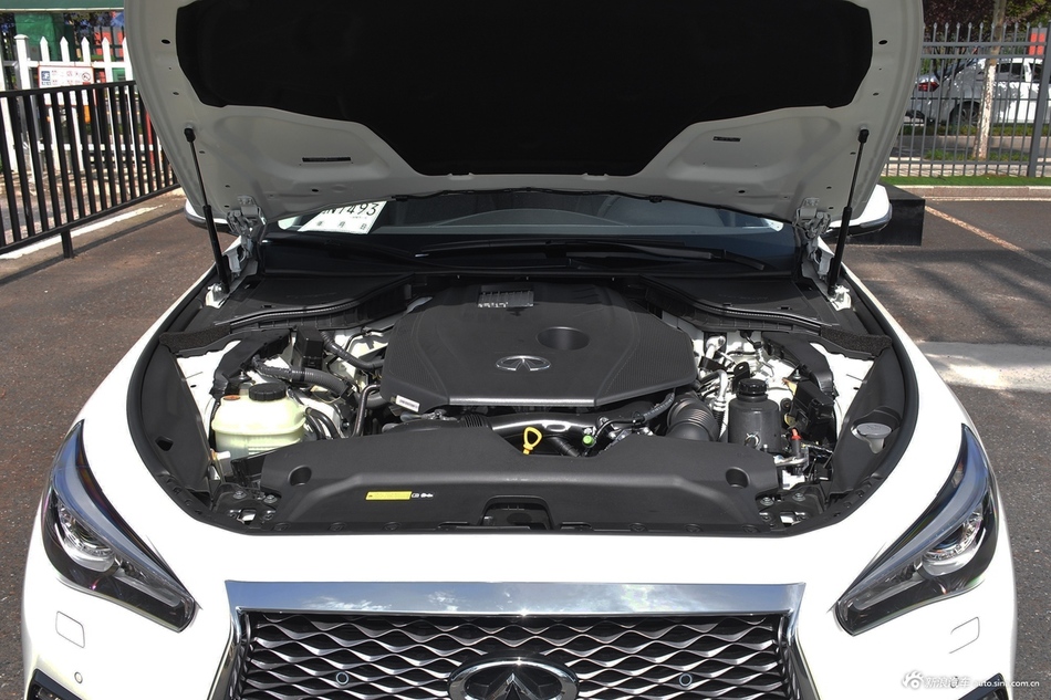 2021款英菲尼迪Q50L 2.0T自动进享运动版