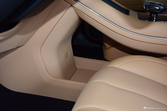 2022款问界M7 1.5T 增程式 四驱豪华版