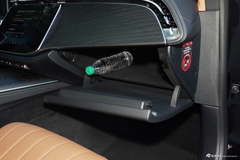 2026款奔驰E级 260 L 经典型