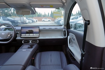 2025款零跑B01 430舒享版