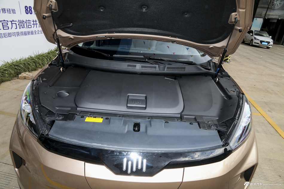  2019款威马EX5 智行2.0 Lite探索版400 