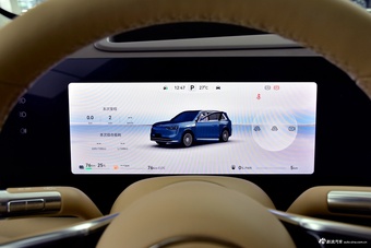 2025款问界M8 增程 Ultra版 53.4kWh 6座版