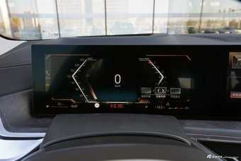 2026款宝马X5 xDrive 30Li 尊享型 M运动曜夜套装