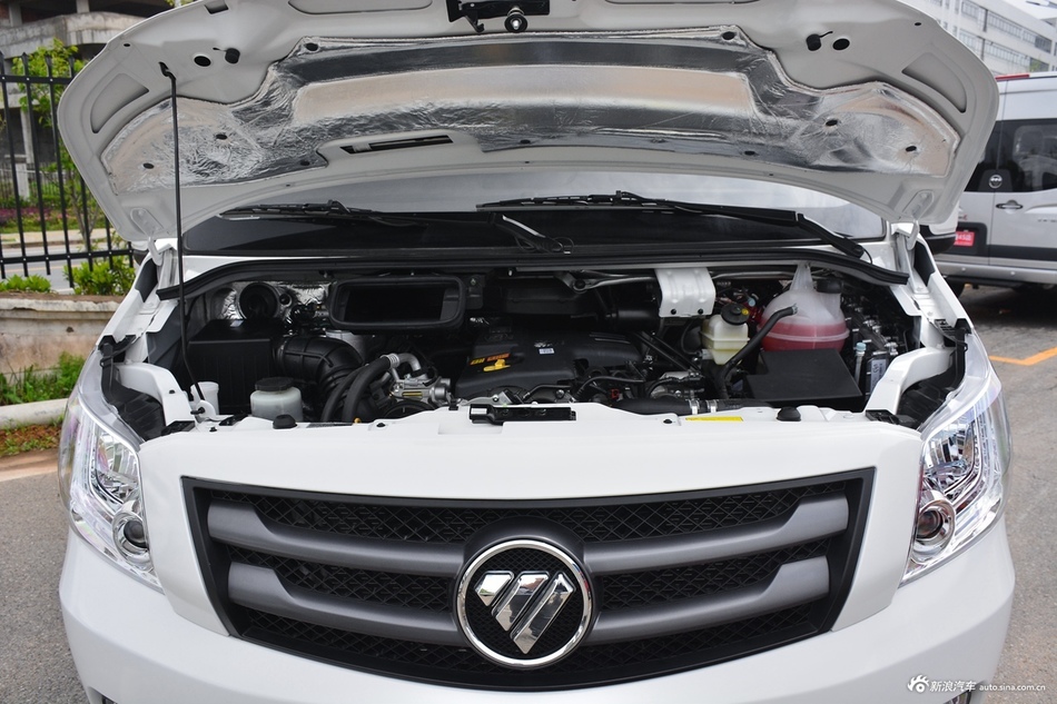 2021款图雅诺2.5T自动通途短轴中顶5座D25TDIF1