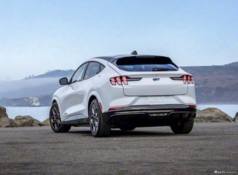 2026款福特电马 Mach-E GT California Special Package