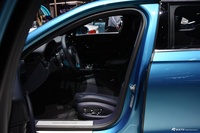 2024款飞驰 4.0T V8 雅度版