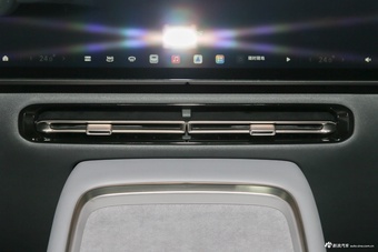 2026款小鹏P7+增程 1550 Max 旗舰版