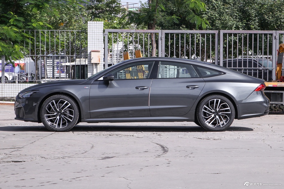 全系价格低至47.36万起，最大折扣8.0折，奥迪A7问你敢答应吗？