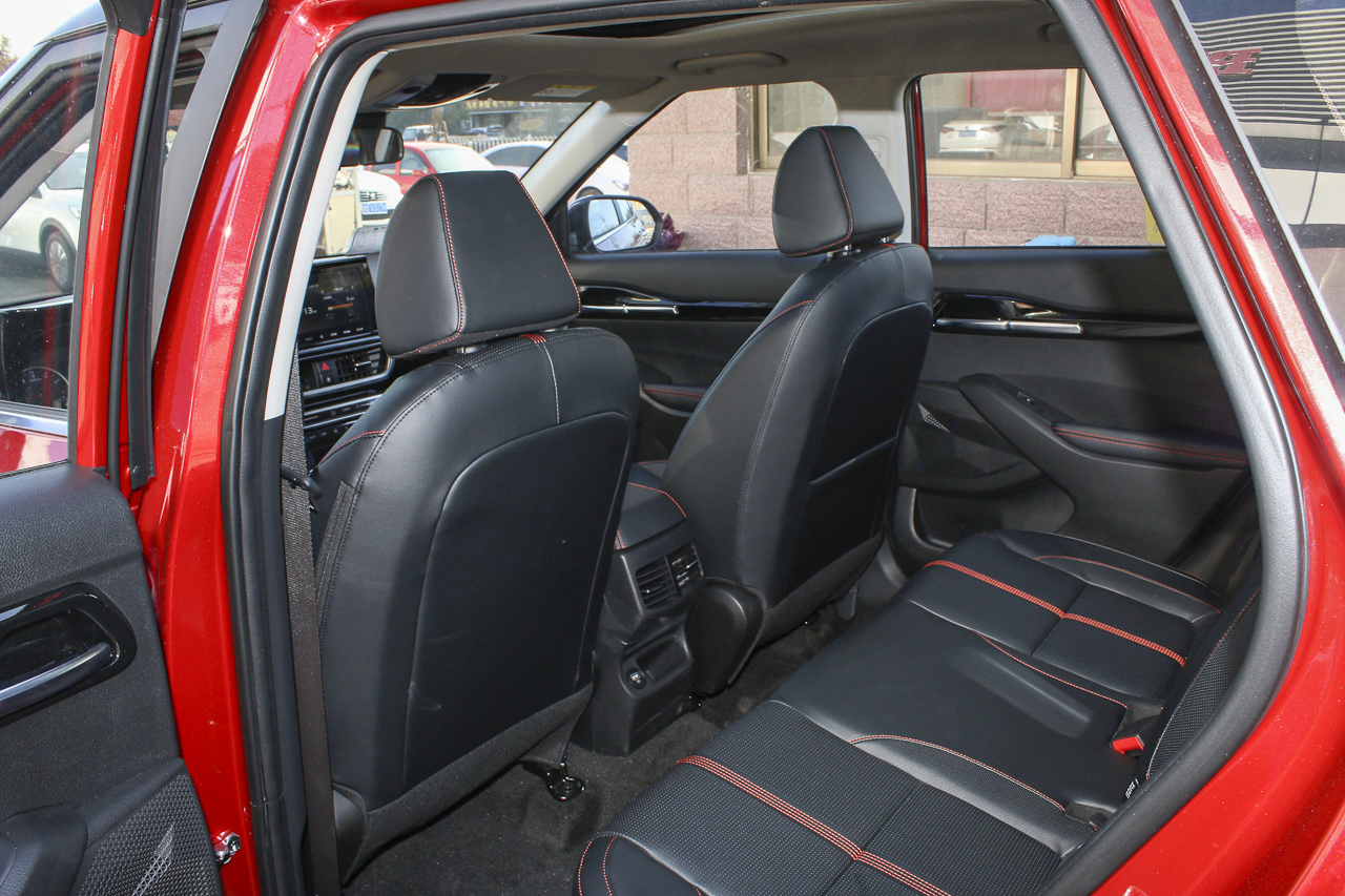 2020款起亚kx3傲跑 1.5l cvt智慧版