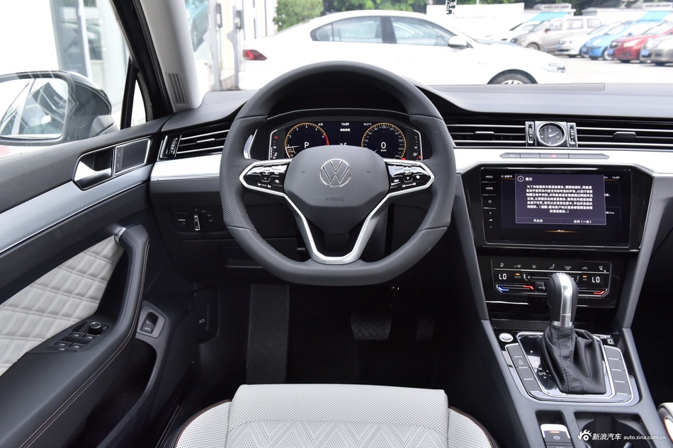 精致实用两不误，大众迈腾全国新车12.91万起