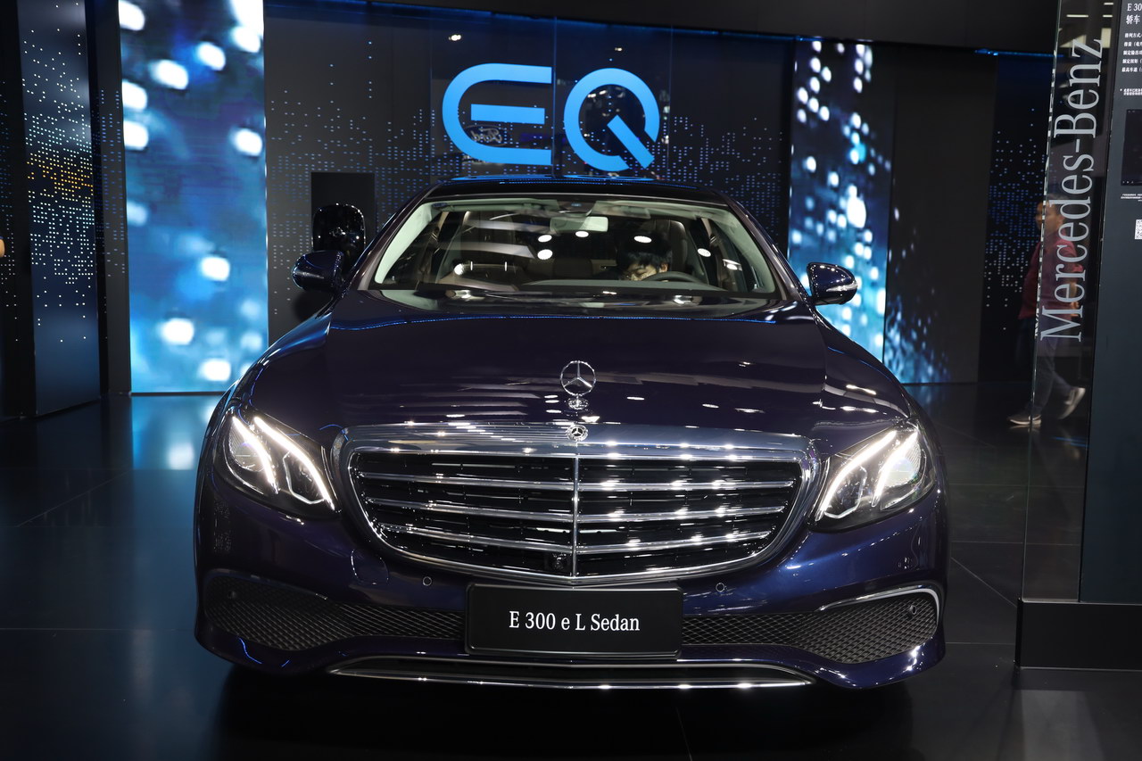 2019廣州車展實拍:奔馳e級e300e l sedan