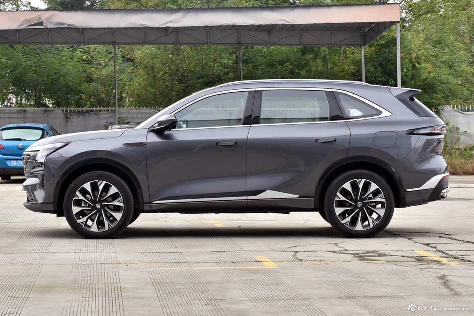 有颜值还有料，内外兼修的长安汽车长安CS75 PLUS最高直降1.97万啦！