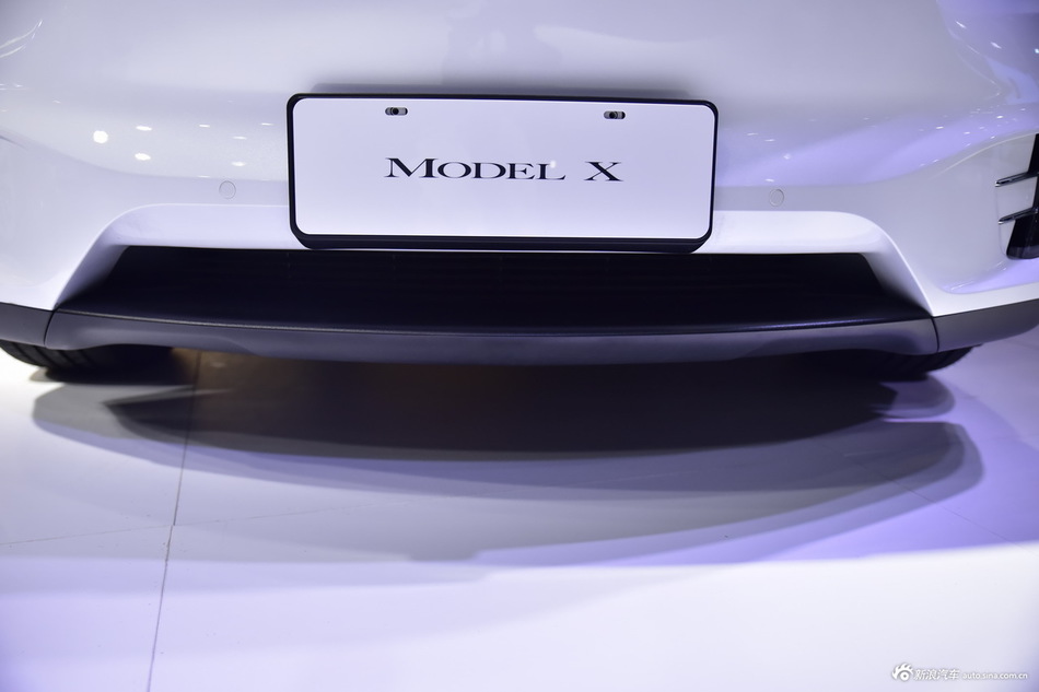 特斯拉Model X热销中 欲购从速