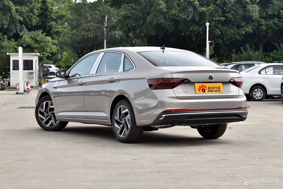 大众速腾够狠，这车最高直降4.89万，买竞品的都后悔了！