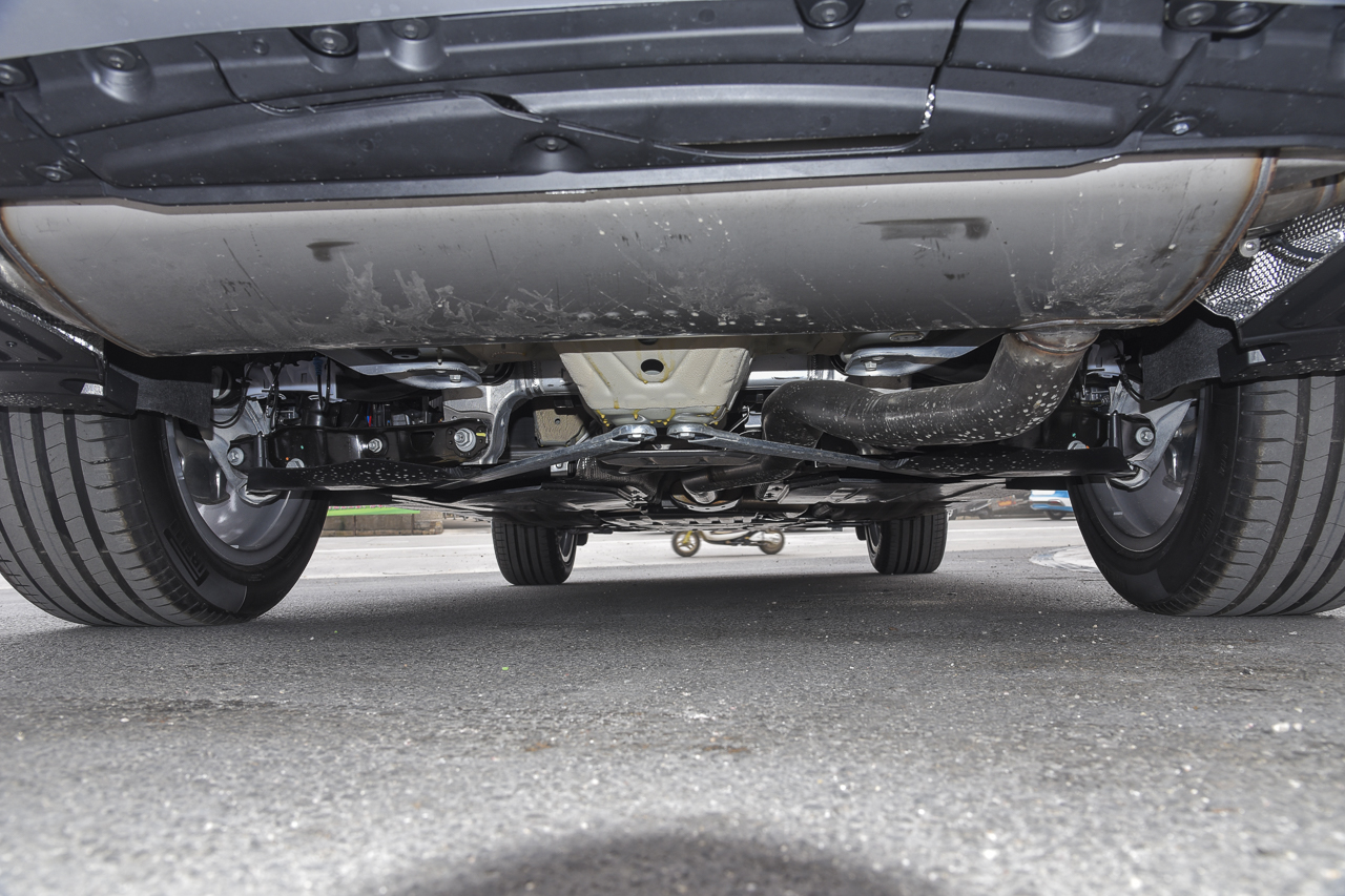 【图】2019款宝马x7 xdrive40i 领先型豪华套装引擎底盘图片_高清实拍